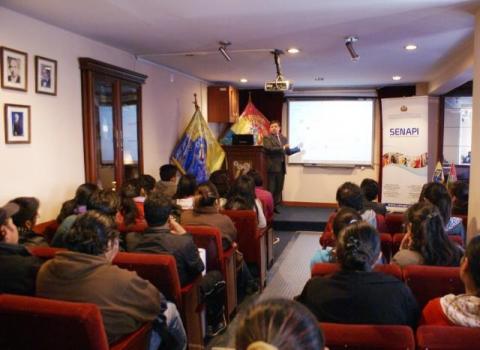 PRENSA 20160426 01 GRAN EXPECTATIVA EN LA FACULTAD DE INGENIERÍA DE LA UNIVERSIDAD MAYOR DE SAN ANDRÉS POR CURSO VIRTUAL DE PATENTES